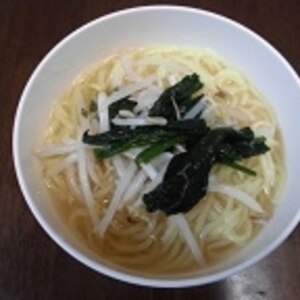 もやしたっぷり！塩ラーメン